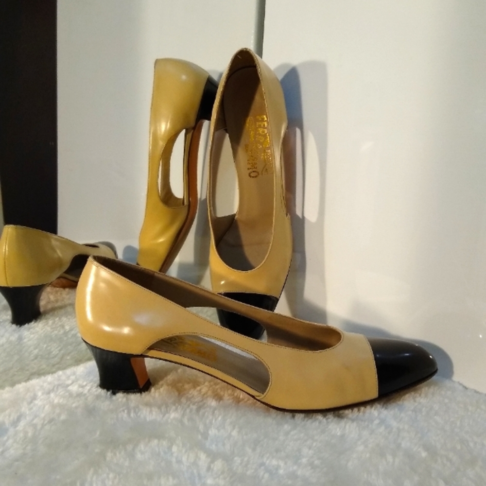 FERRAGAMO vintage kitten block heels